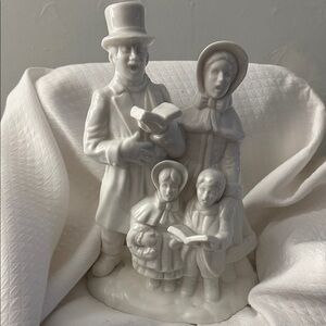 Vintage Dept 56 11” white glossy porcelain Christmas Caroler Family. Like New